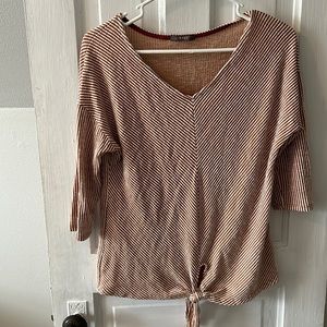 Women’s 3/4 length sleeve top with tie